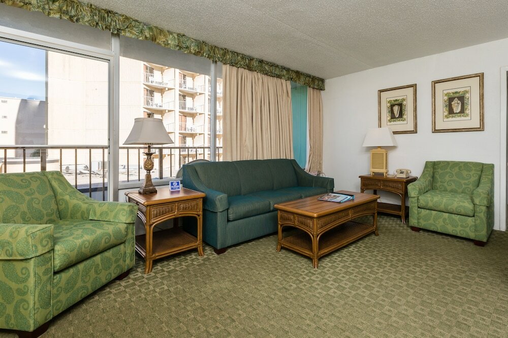 Фото Beach Club at Montego Inn