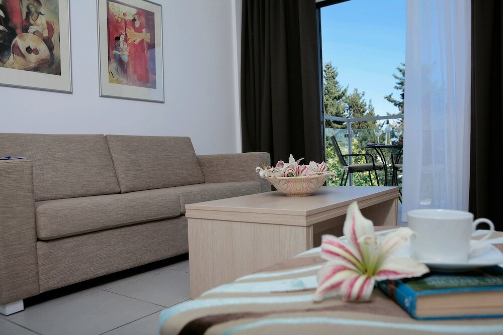 Фото Anemi Hotel & Suites