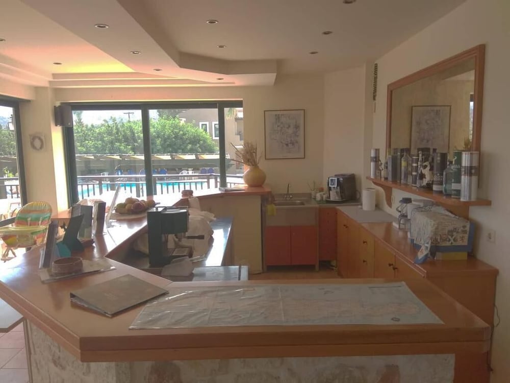 Фото Dionysos Apartments & Studios