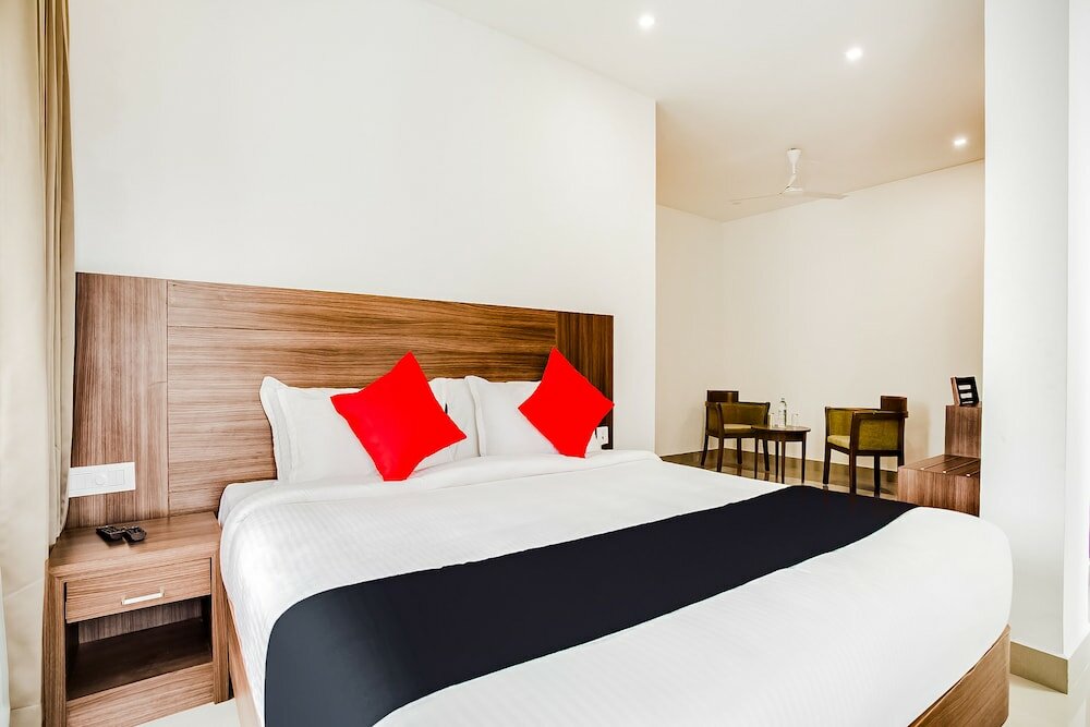 Фото Capital O 60558 Hotel Midhuna International