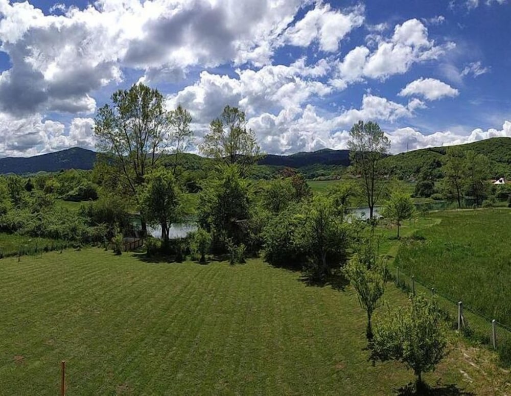 Фото AD Astra House