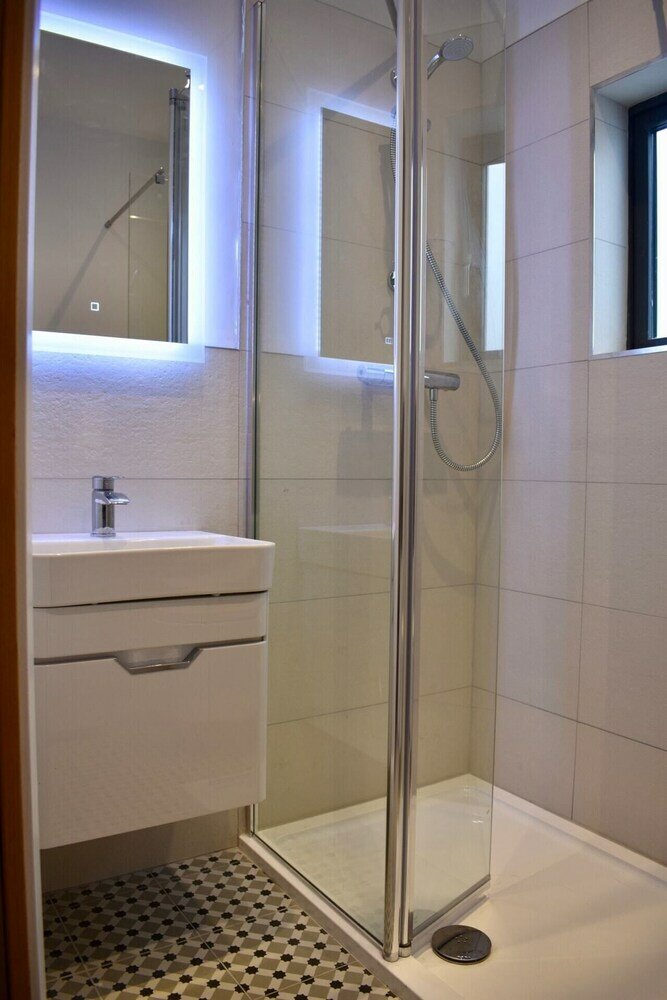 Фото Renovated 2 Bedroom Dublin Flat by City Centre