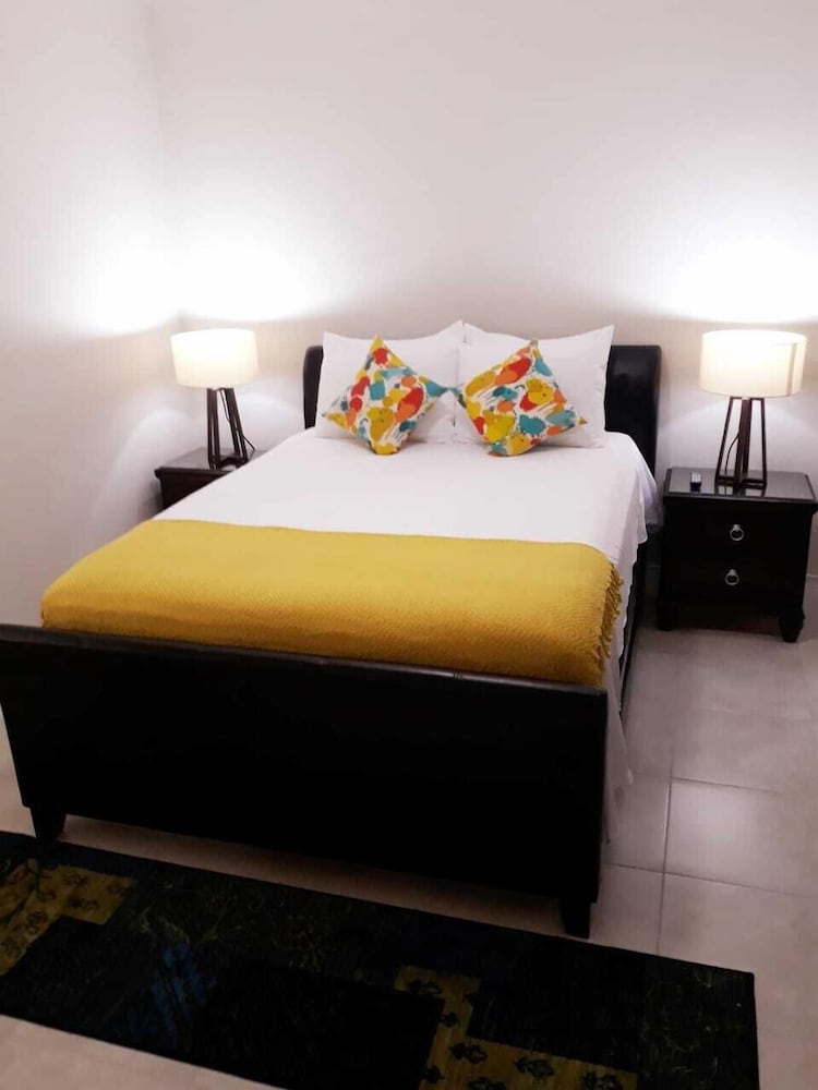 Фото The Brompton Executive Guest Apartment