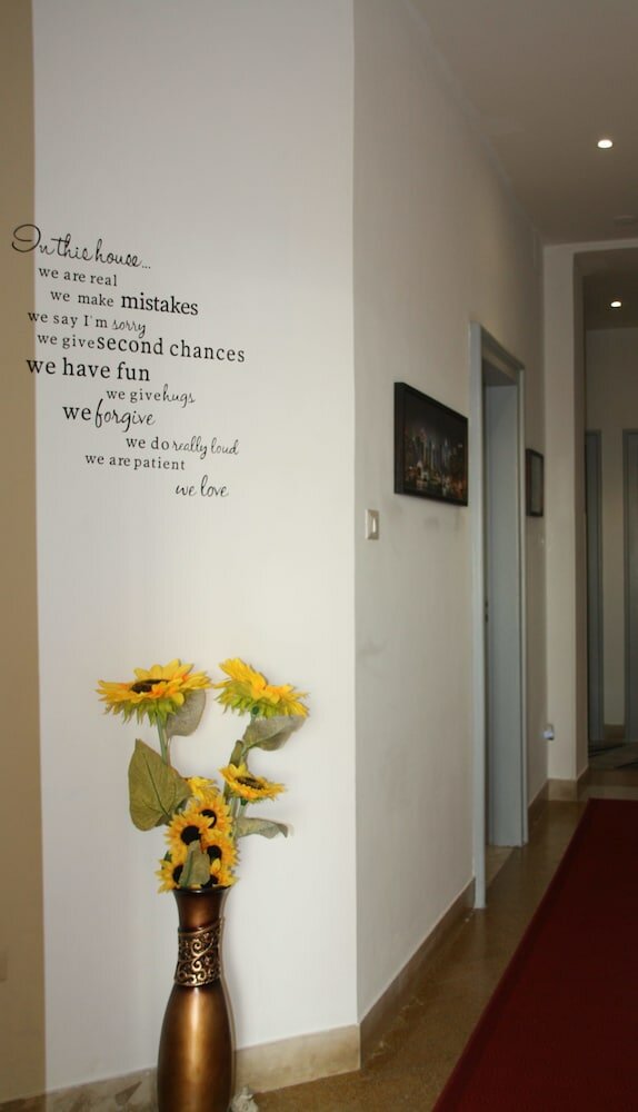 Фото Central House