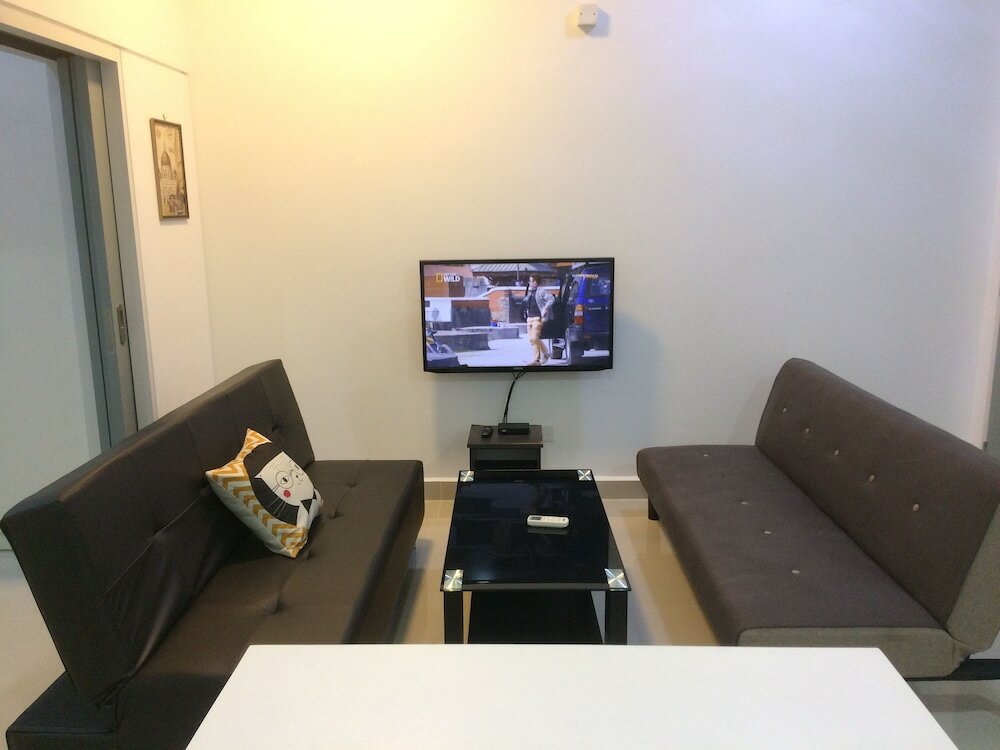 Фото City Living with Panoramic Sea Views at Danga Bay