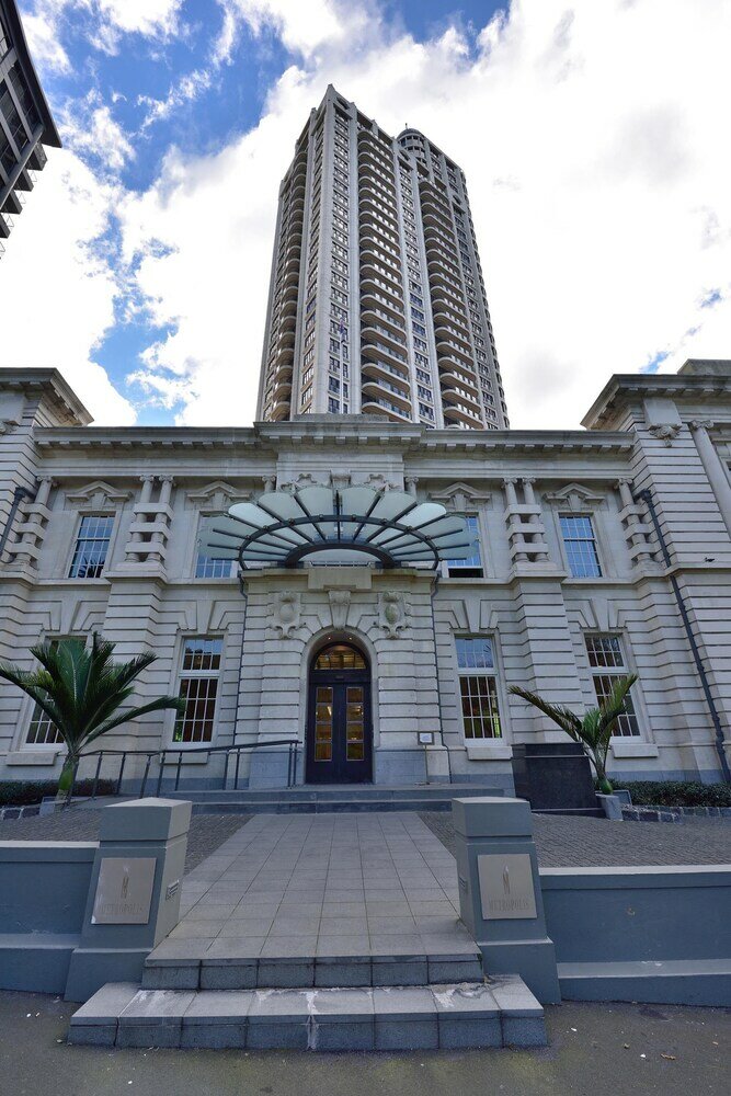 Фото Elegant Apartment With City View