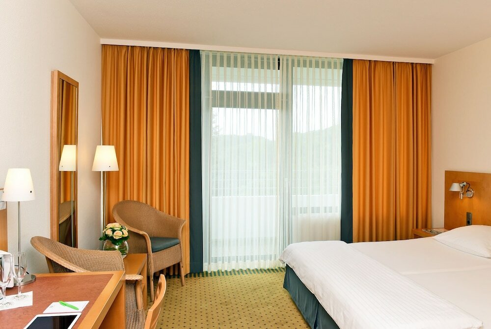 Фото Hotel am Kurpark Brilon