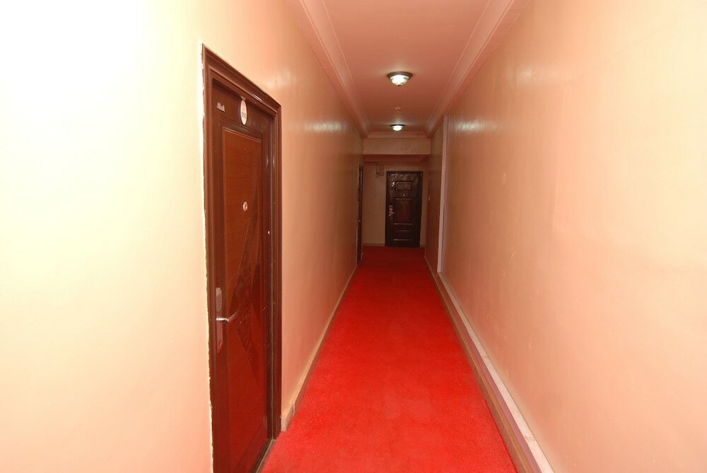 Фото Lapour Hotels Ltd