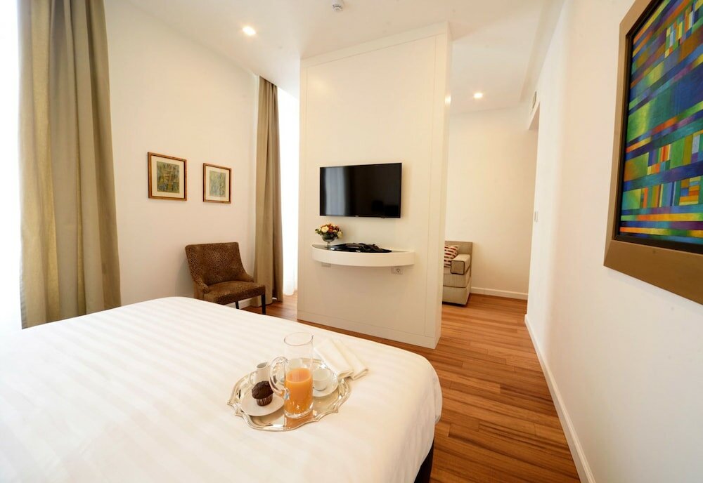 Фото 900 Piazza del Popolo