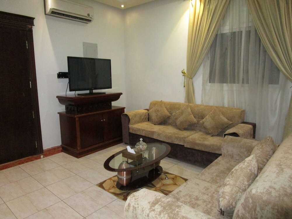 Фото Lamasat Al Hamra Furnished Apartments
