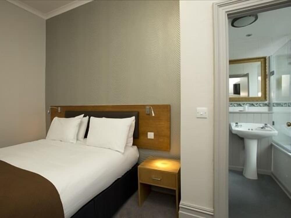 Фото The Goddard Arms