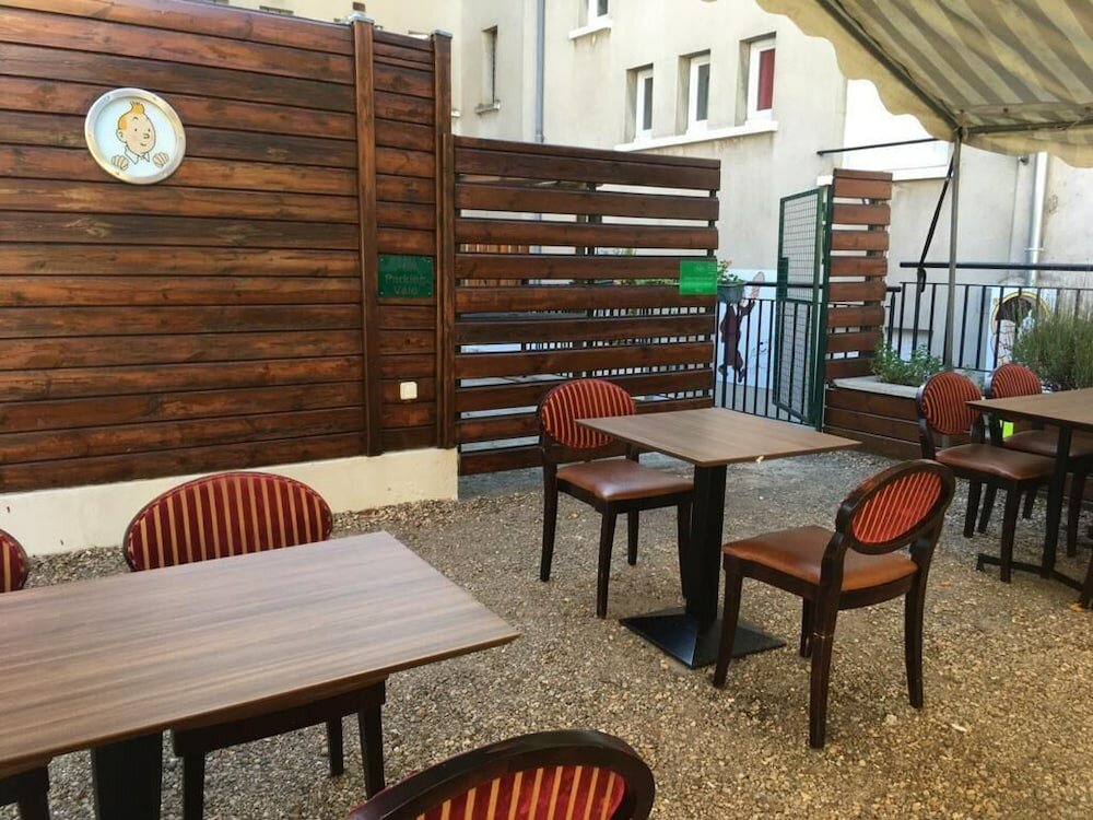 Фото Hôtel-Restaurant Le Monarque