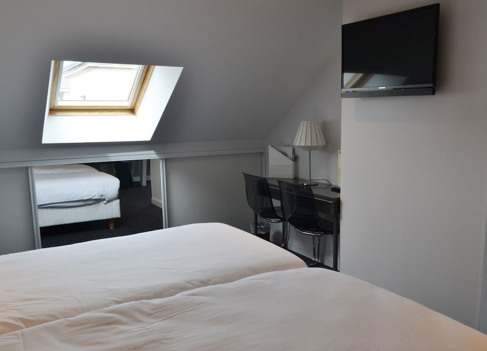 Фото Hôtel-Restaurant Le Monarque