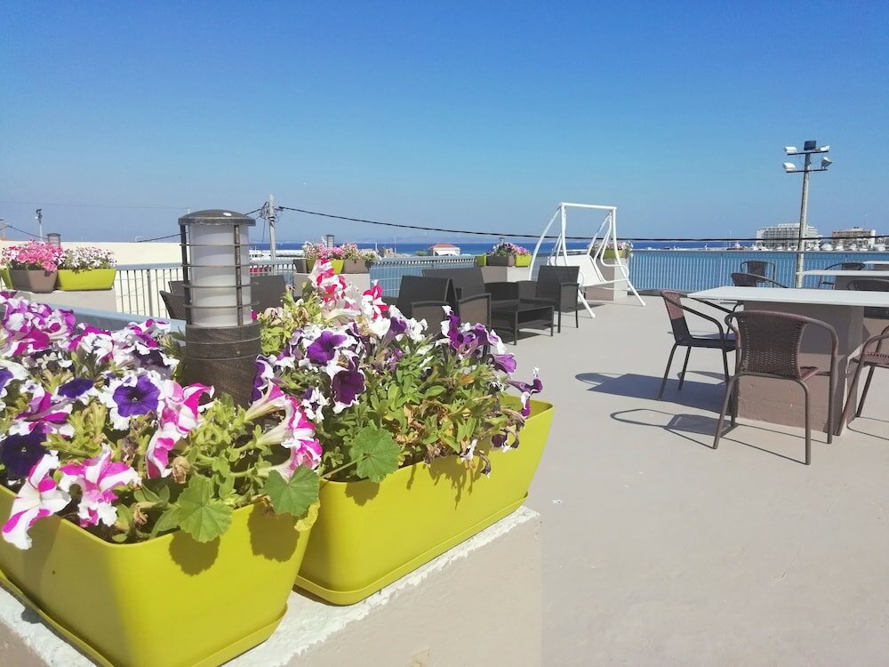 Фото Mastic Point Studios