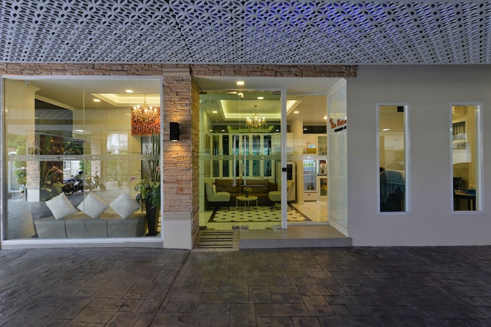 Фото Aspira Hana Executive Apartment Thonglor