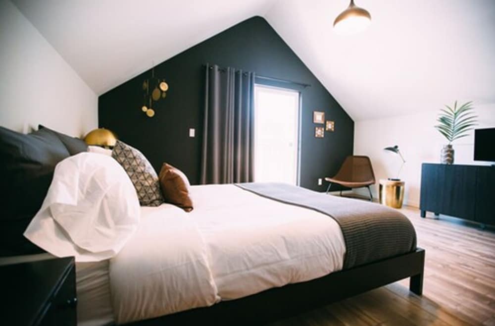 Фото Noon on Sunset Hill