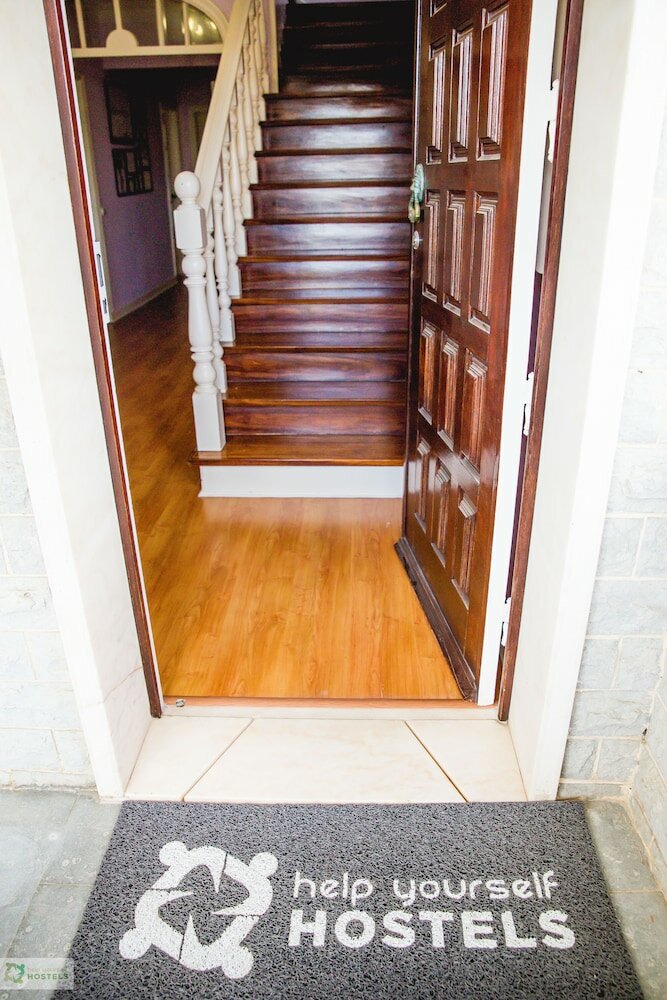 Фото Help Yourself Hostels Carcavelos Coast