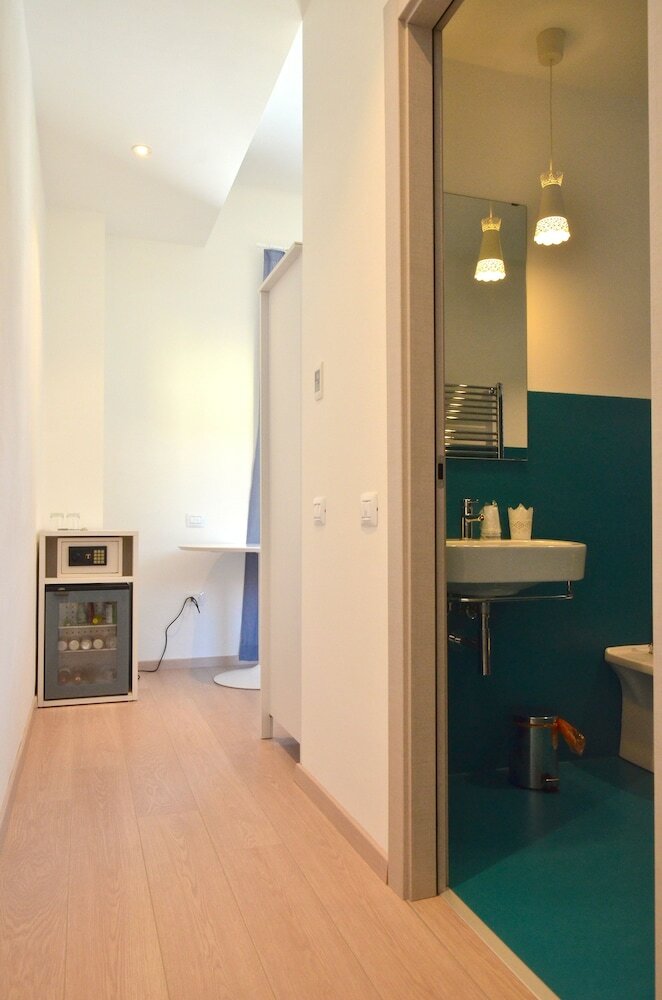 Фото Petit Hotel