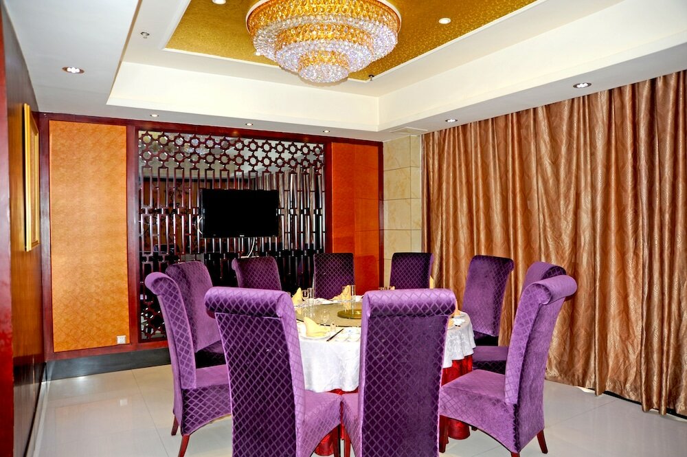 Фото Dinis Business Hotel Kaiyuan Branch