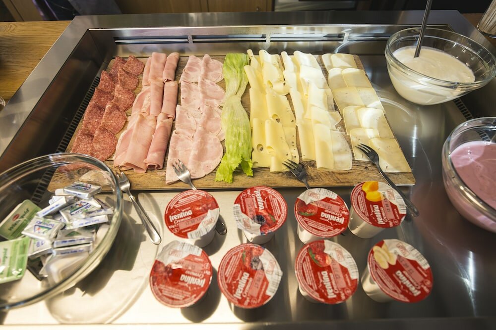 Фото Holiday IV Gardan