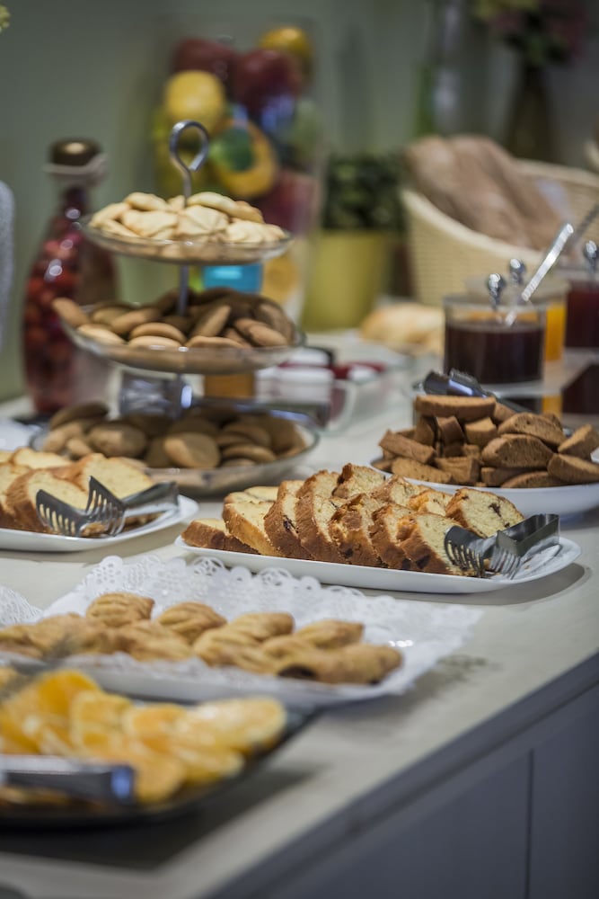 Фото Astra Village Hotel Suites