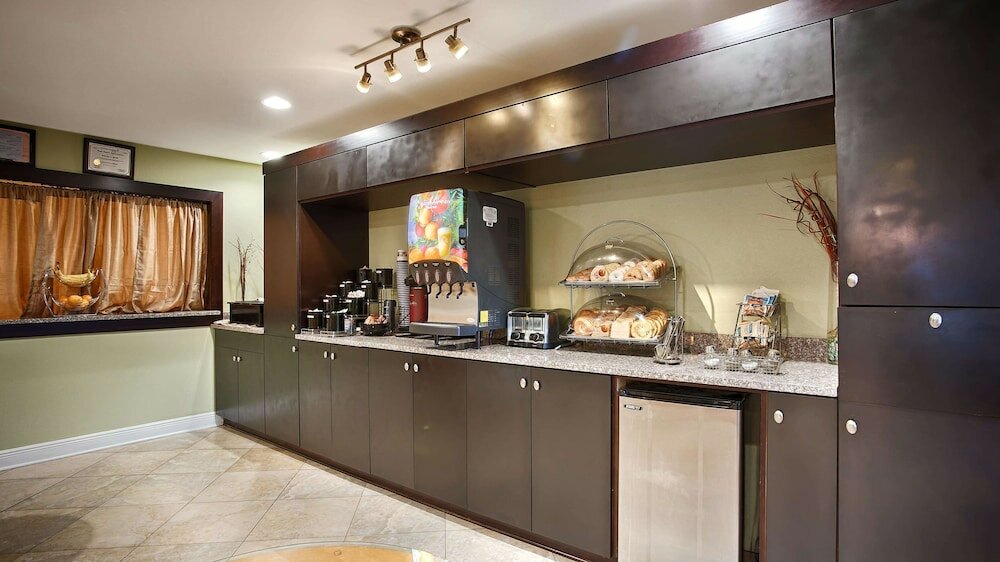 Фото Best Western Zachary Inn