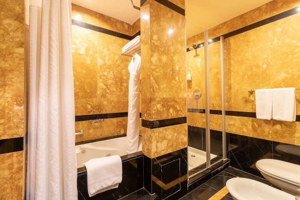 Фото Holiday Inn Kuwait Salmiya