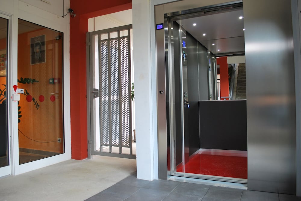 Фото Hotel Tambourin