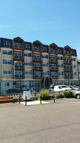 Гостиница Hôtel des Thermes et du Casino в Кане