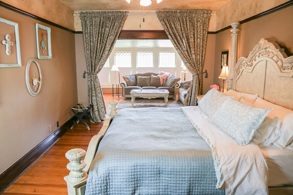 Фото Iron Horse Inn