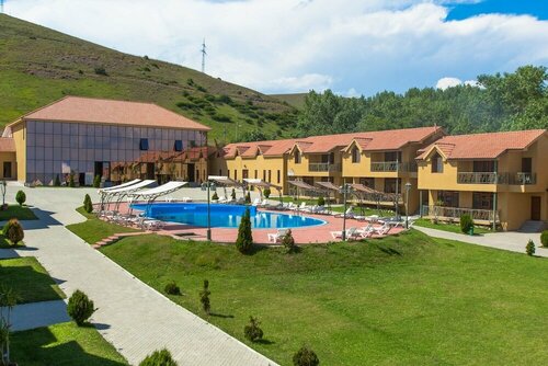 Гостиница Best Western Bohemian Resort в Севане