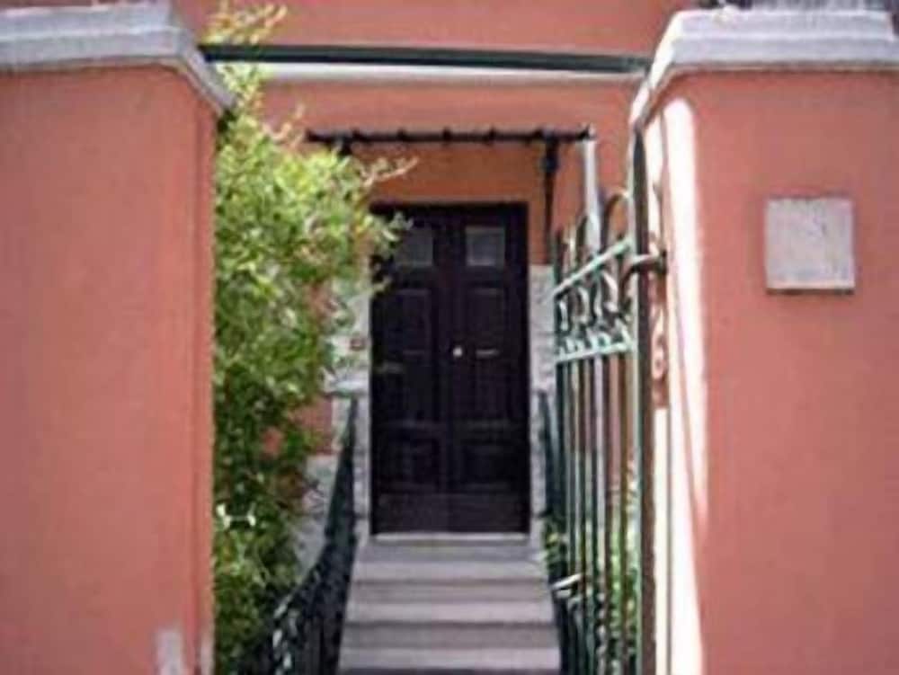 Фото Vatican Garden House