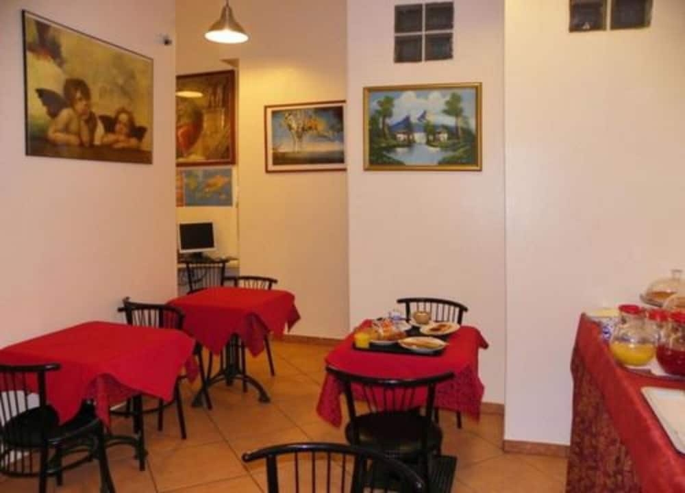 Фото Hotel 22 Marzo Milan