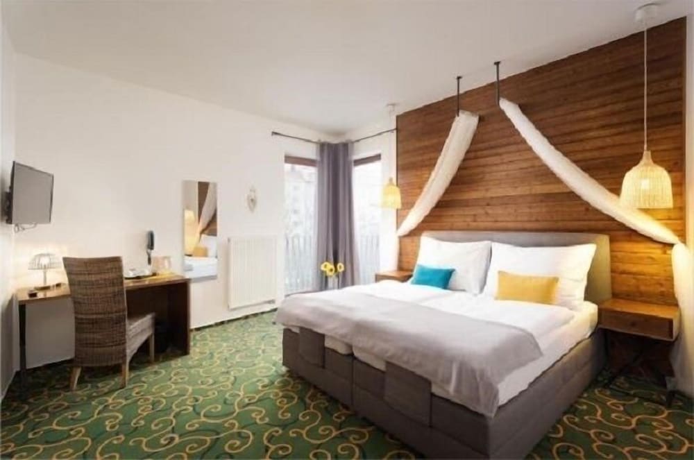 Фото отеля 2