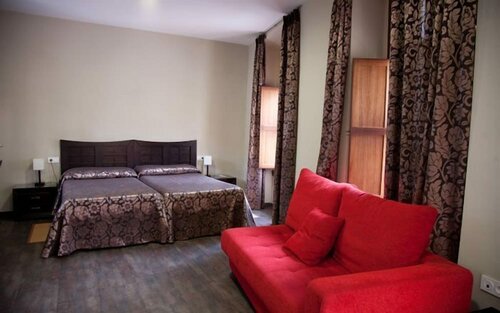 Гостиница Hotel Alfonso IX в Касересе