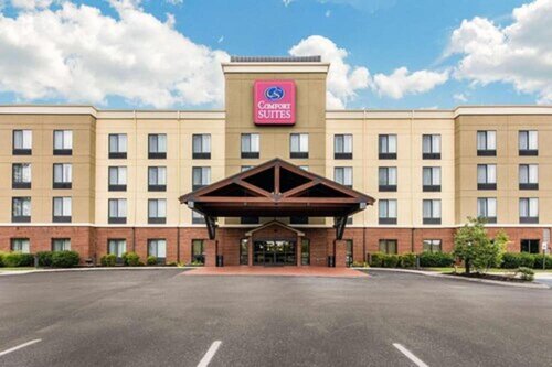 Гостиница Comfort Suites Manchester