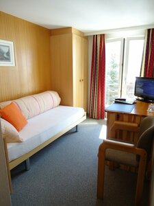 Tschuggen (Bern, Interlaken, Dorfstrasse), hotel