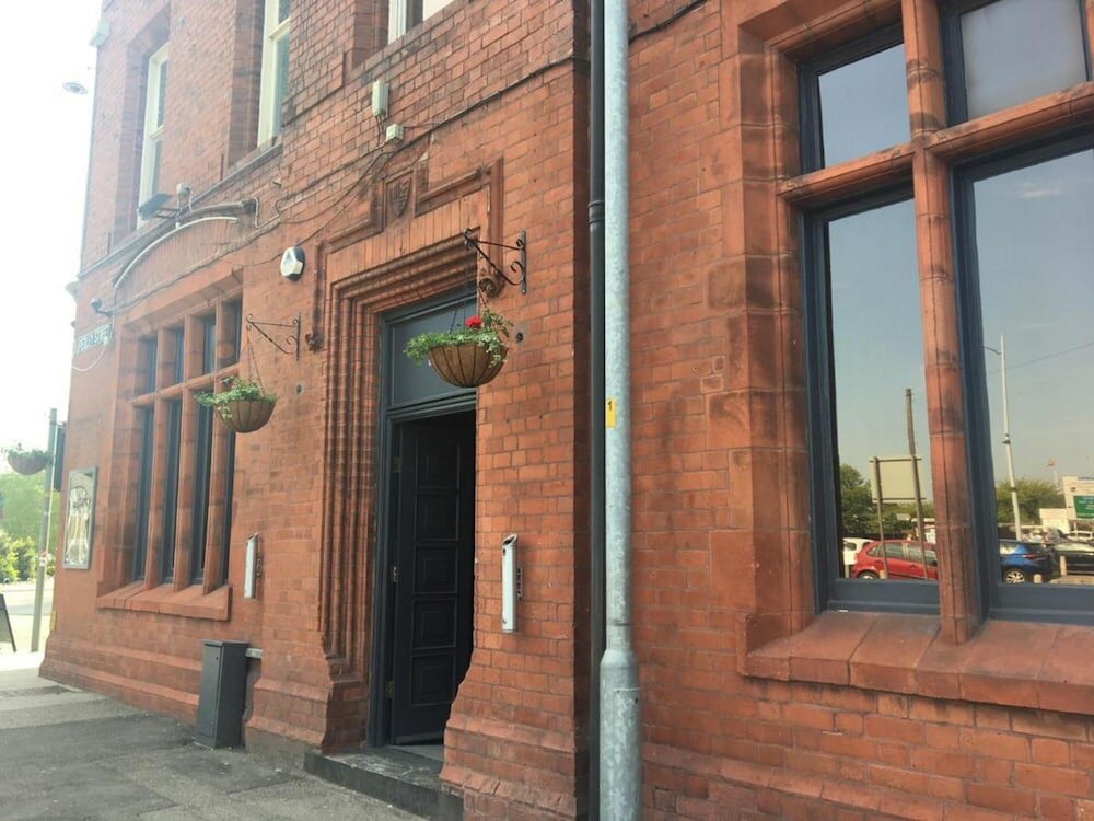 Фото The Royal Hotel Crewe