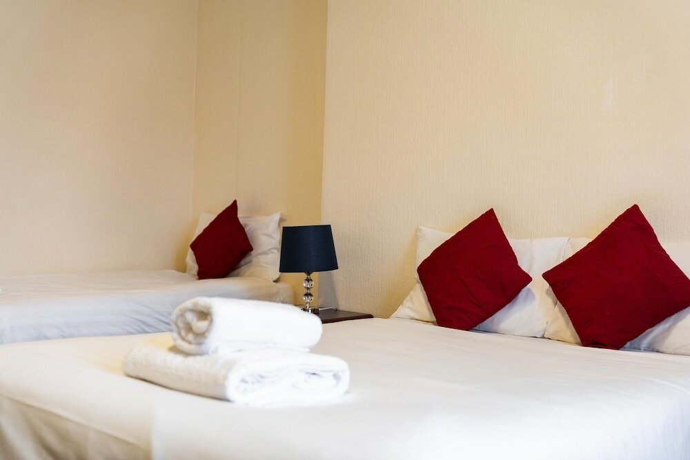 Фото The Royal Hotel Crewe