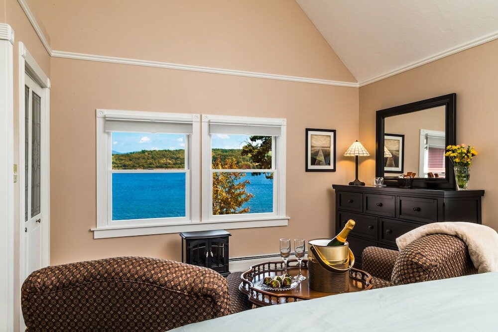 Фото The Lake House at Ferry Point