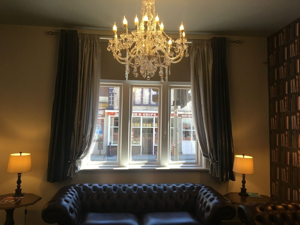 Фото The Royal Hotel Crewe