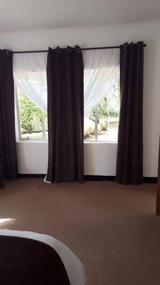 Фото St Bernards Peak Mountain Lodge