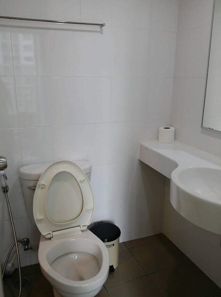 Фото Lumpini Ville Pattaya Pool Gym