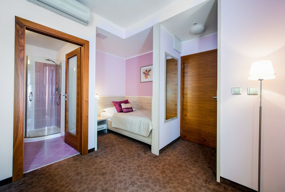 Фото Hotel Mlynska