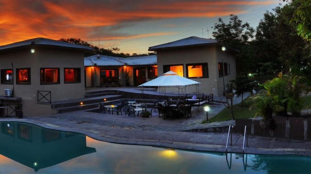 Фото отеля 1