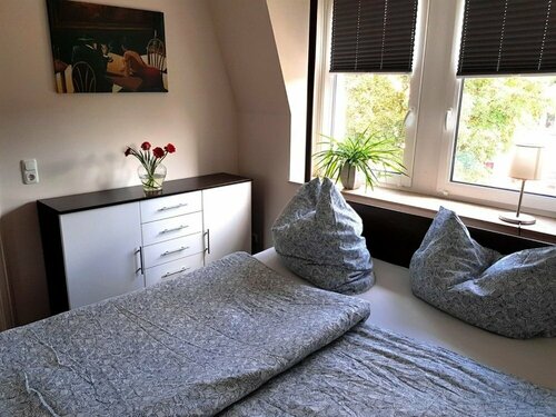 Гостиница Apartment on the Elbe Ferry - Apartment for 2 - 3 People в Дрездене
