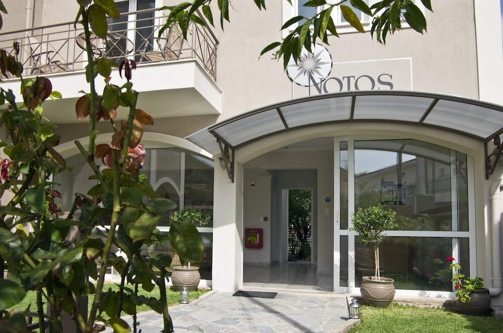 Фото отеля 2