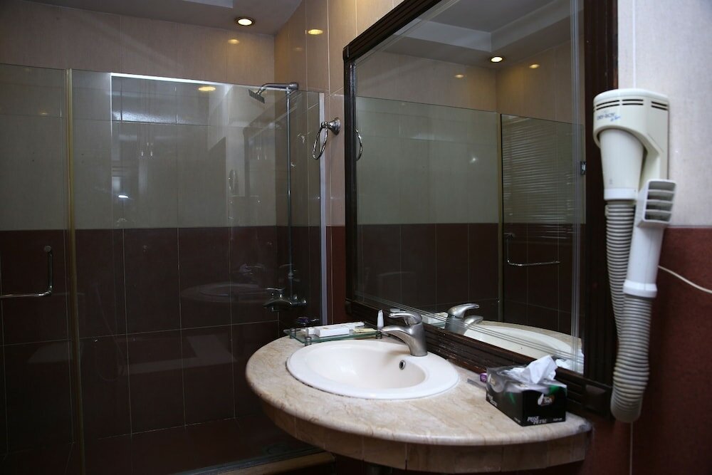 Фото Safari Club 2 Bahria Town