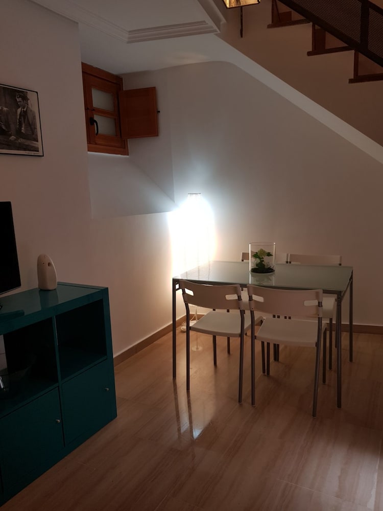 Фото Duplex University City Centre