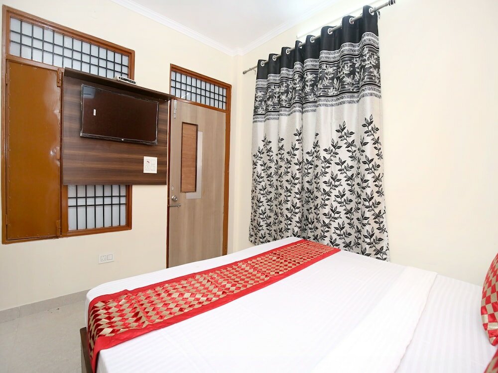 Фото Oyo 12745 Hotel Red House